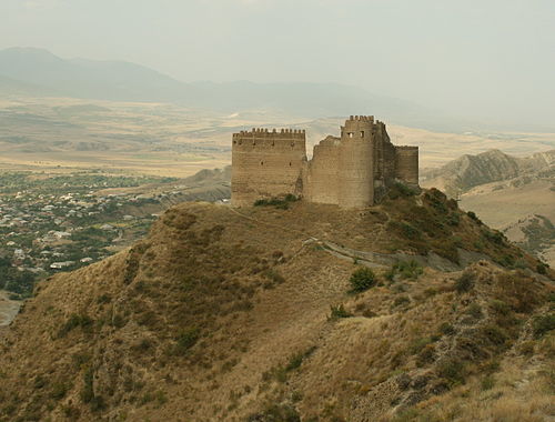Ксанская крепость. Скала над долиной.
