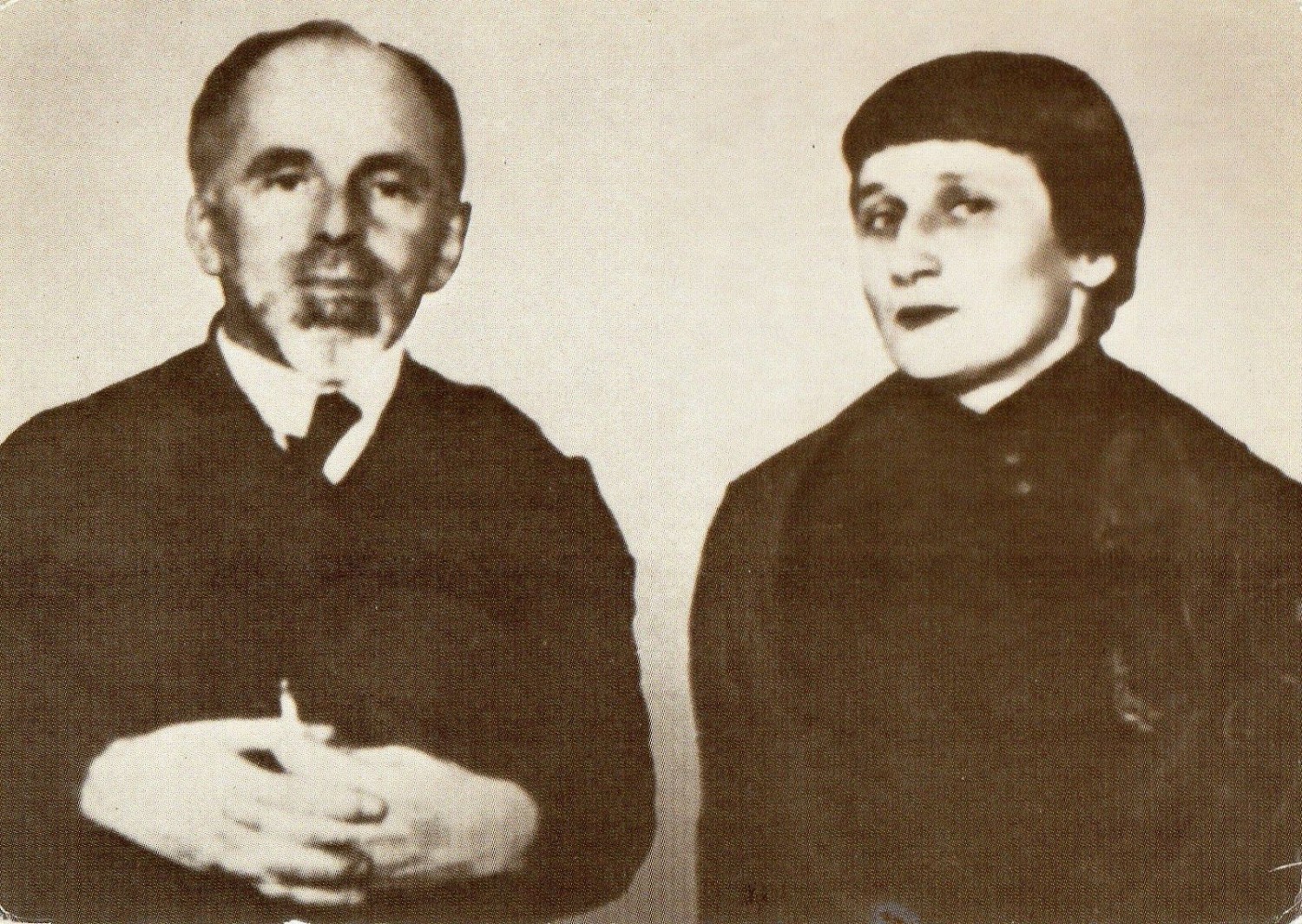 «В комнате опального поэта»: Ахматова и Мандельштам