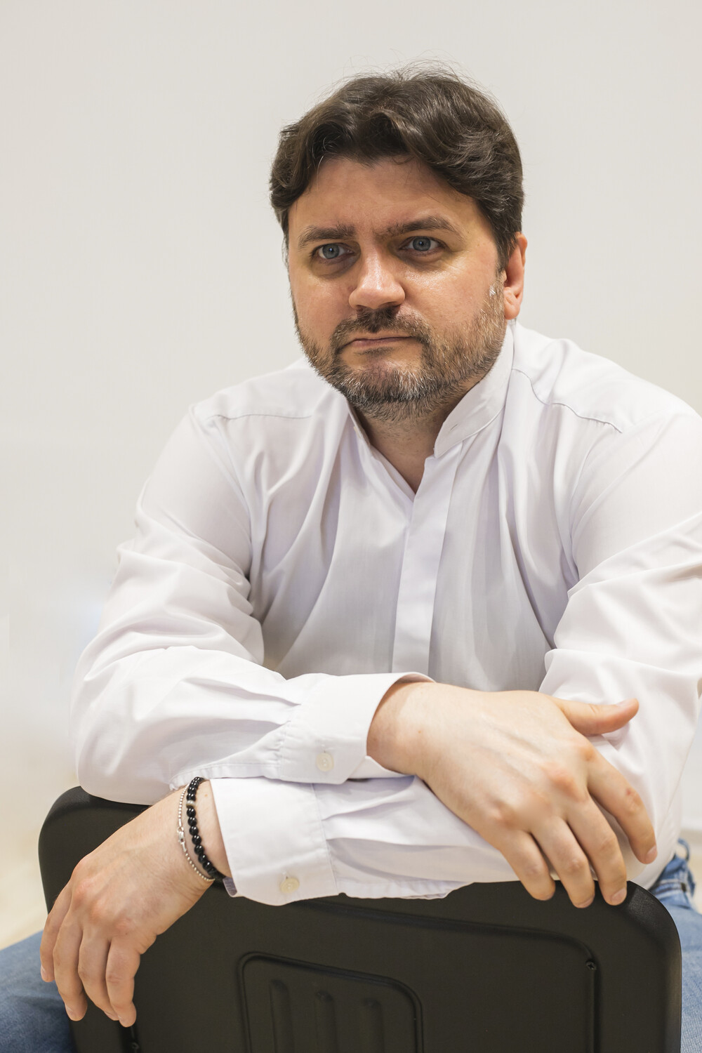 «Балансирование между триллером, социальной драмой, сказкой и макабром»